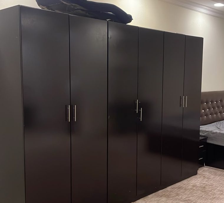 bedroom wardrobe in Qatar for sale
