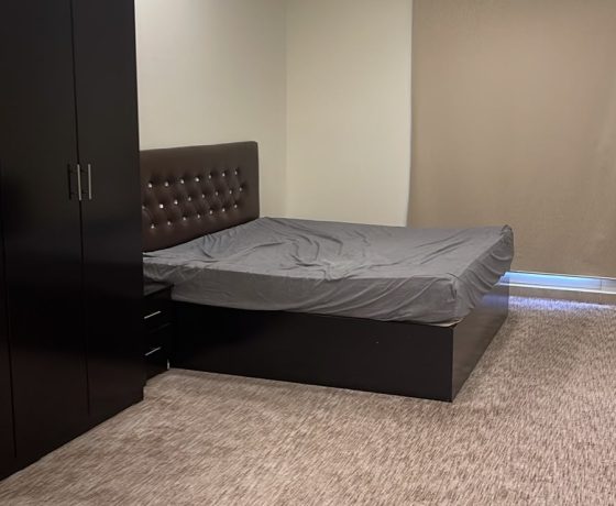 used kind sized bed in Dammam for sale