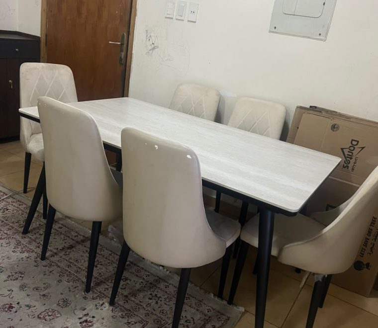 used office table & chairs for sale in Dammam